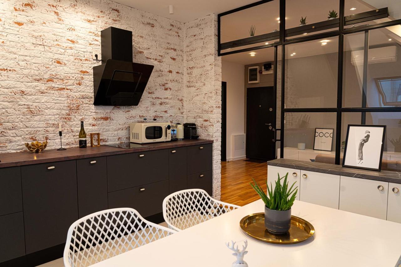 Urban Oasis Apartments With Parking Bukarest Exterior foto